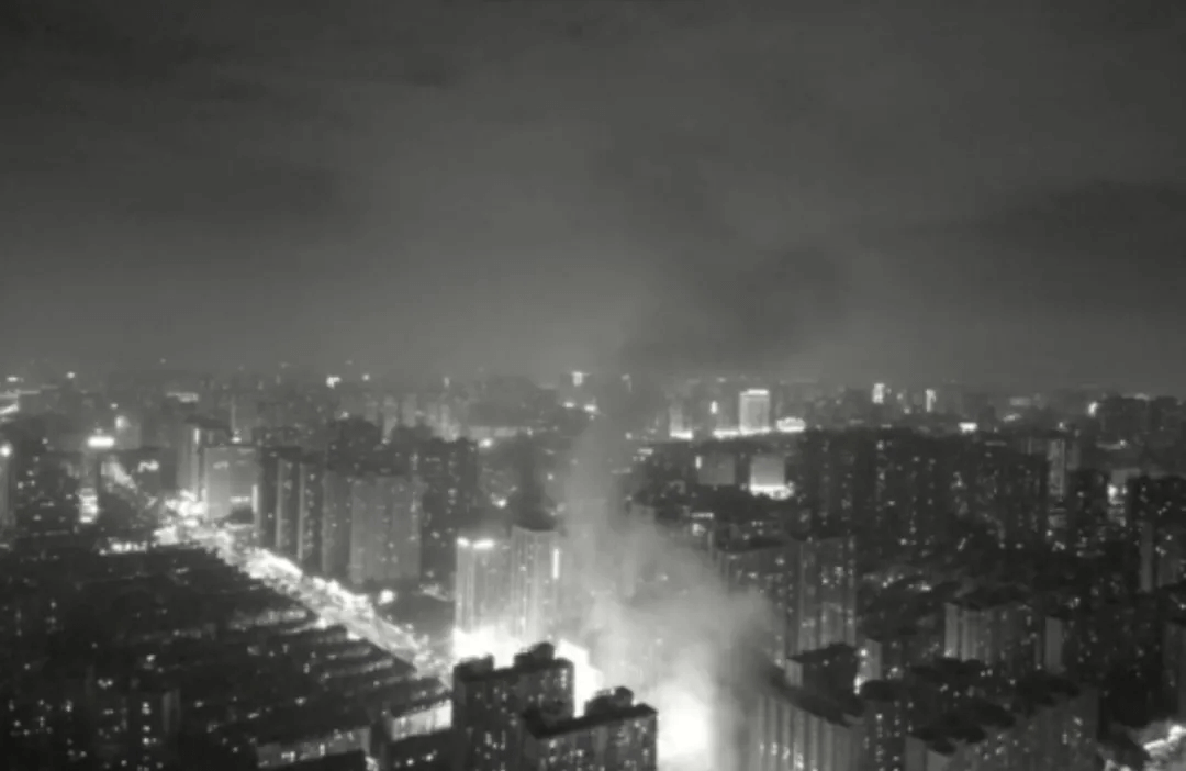 无人机高空拍摄火灾情况