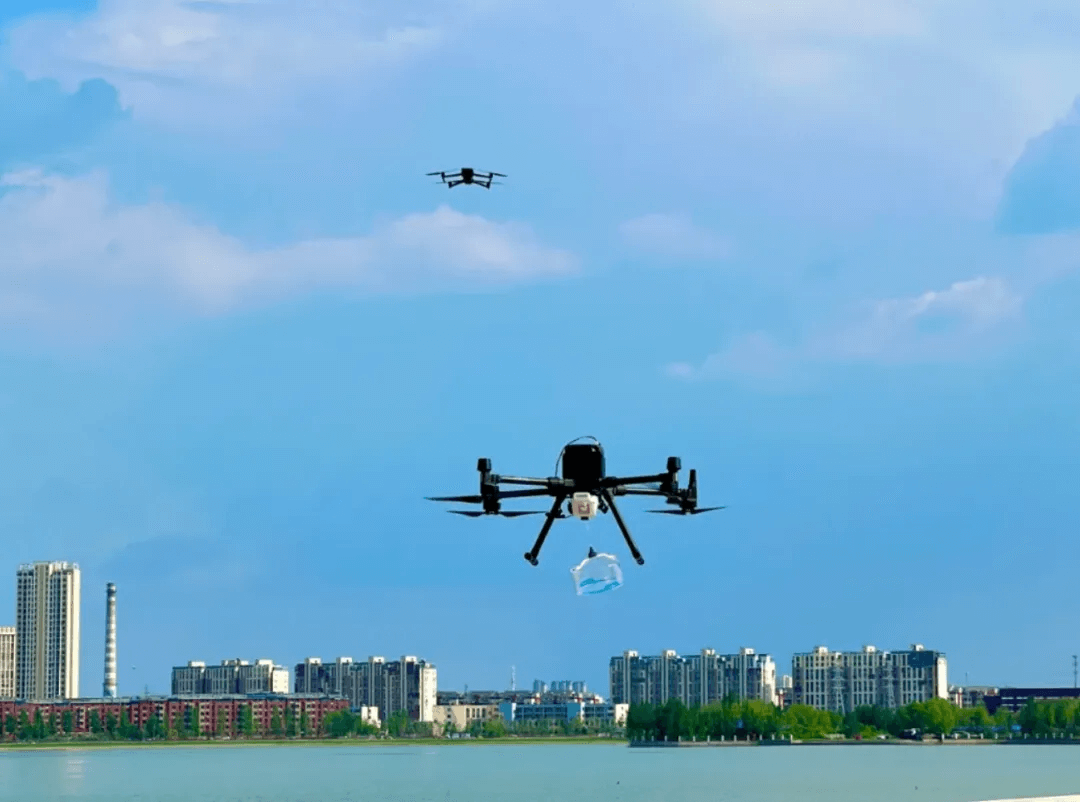DJI M350 RTK 搭载水质采集器