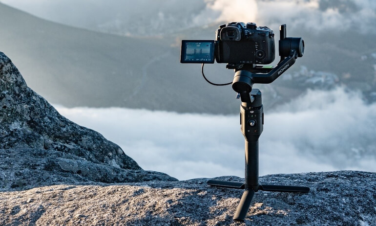 DJI rediseña su estabilizador de cámaras ahora más pequeño e inteligente